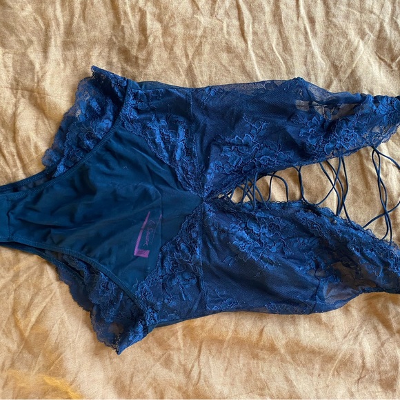 Lingerie Teddy Bundle! (Victoria’s Secret, LaSenza) Size small - Picture 6 of 10